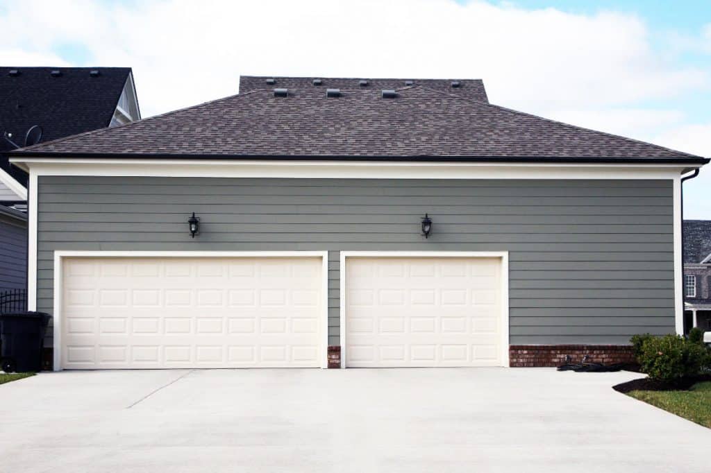 Detached Triple Car Garage